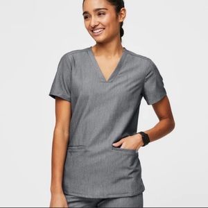FIGS Casma Three-Pocket Scrub Top Graphite Large Nurse Veterinarian Technician